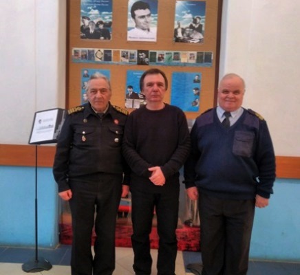 У экспозиции, посвящённой В.В. Конецкому в Колледже У экспозиции, посвящённой В.В. Конецкому в Колледже
